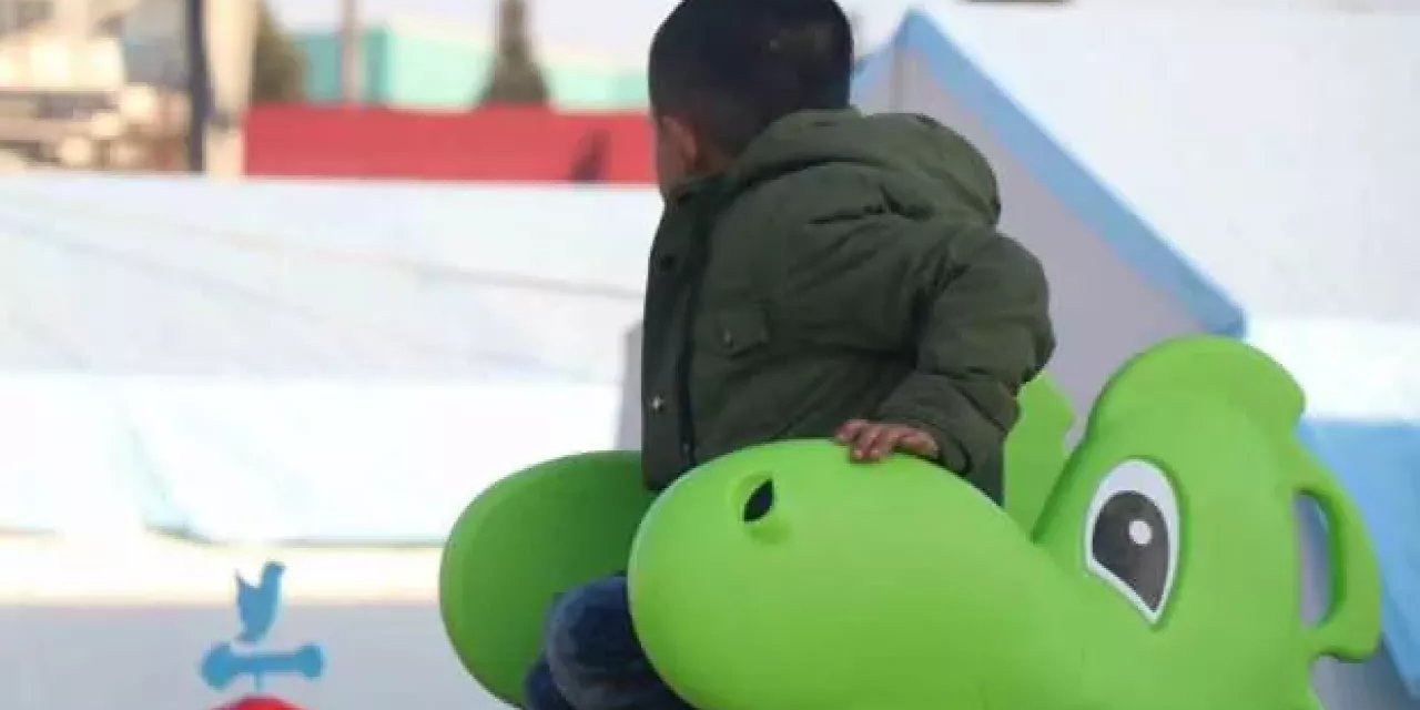 Bakanlık'tan "Depremzede çocuklar cemaatlere verildi" iddiasına yalanlama