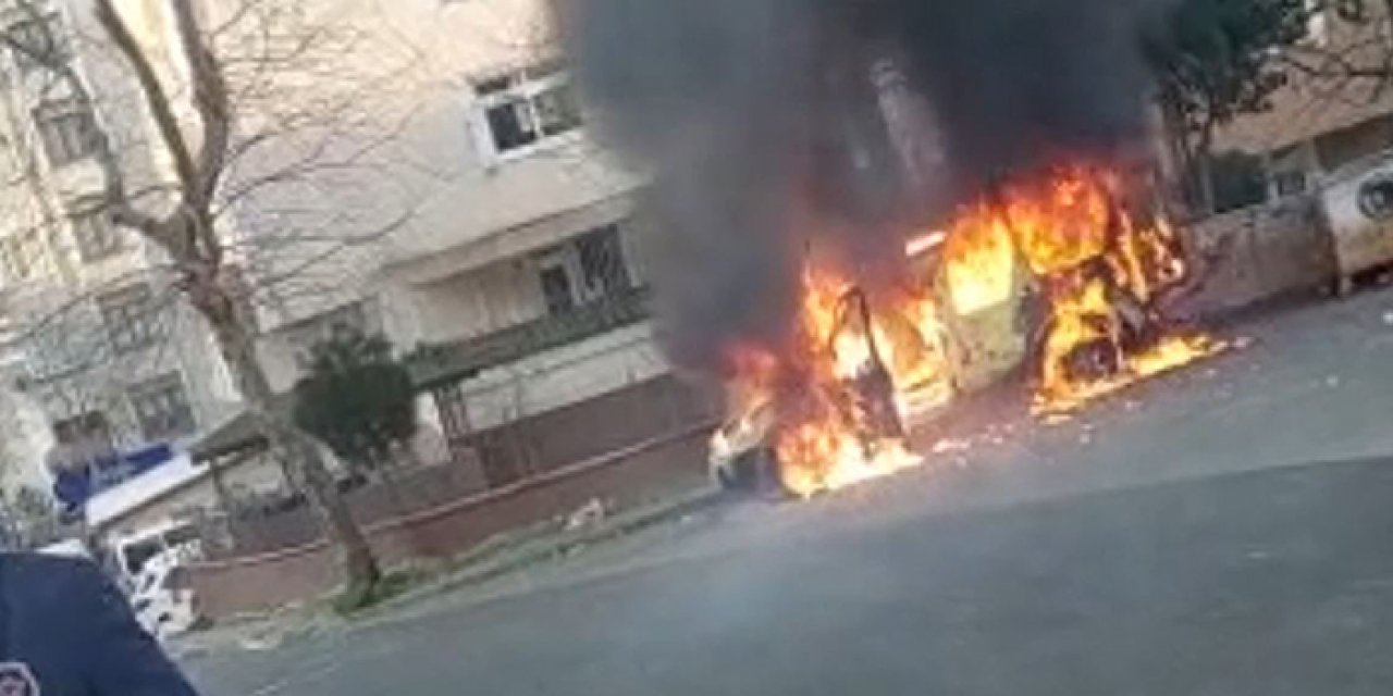 İstanbul’da park halindeki araç alev topuna döndü