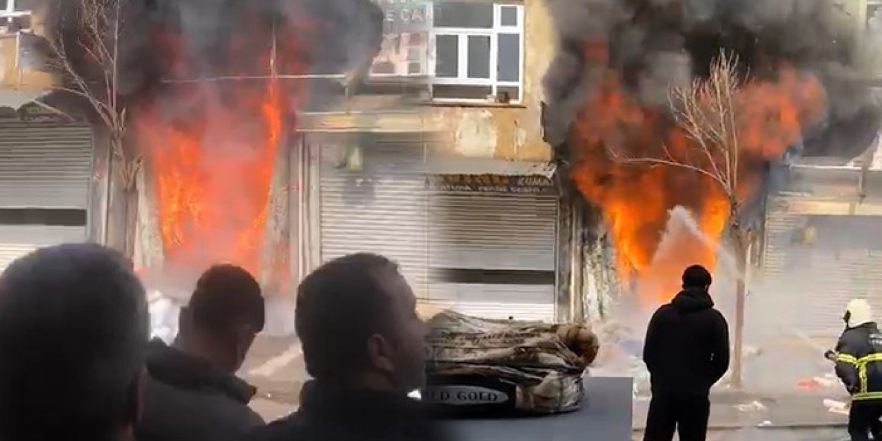 İş merkezi alev alev yandı: 5 iş yeri zarar gördü