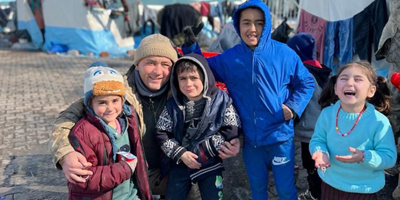 Jandarmadan depremzede çocuklara hediyeler