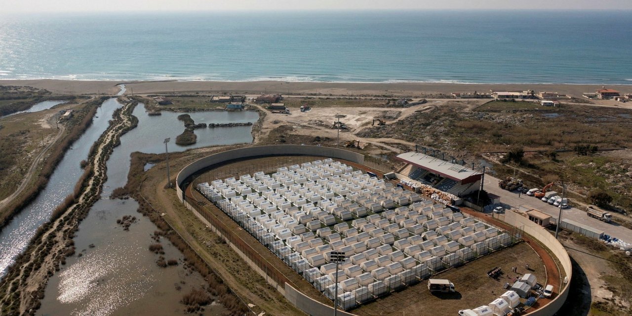 Hatay'da sahile yakın çadırkent boşaltılacak mı?