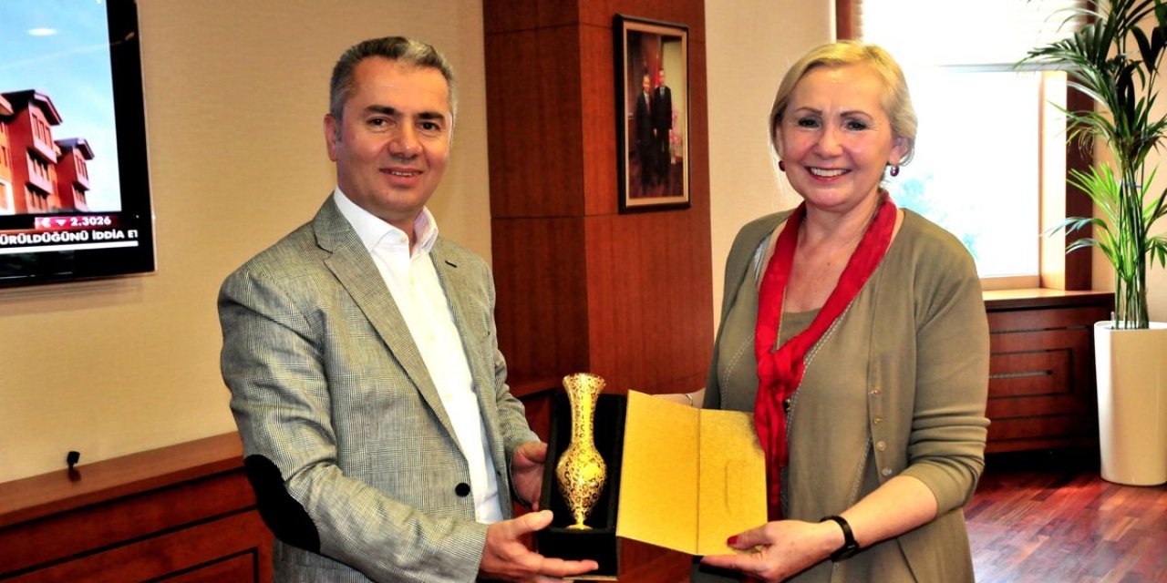 Nidzara Ercan kimdir? Eşi kim?