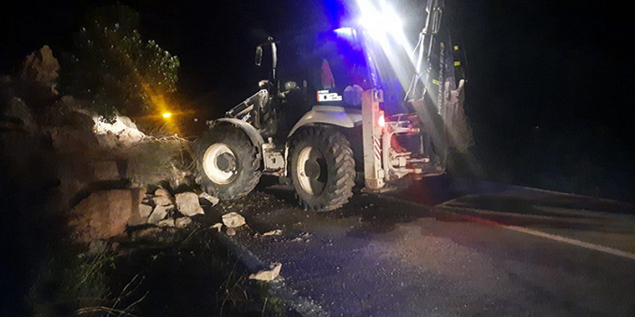 Kastamonu-Bartın karayolunda sağanak sonrası heyelan