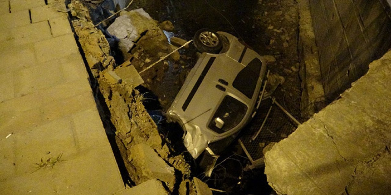 Direksiyon hakimiyetini kaybetti; dereye uçtu