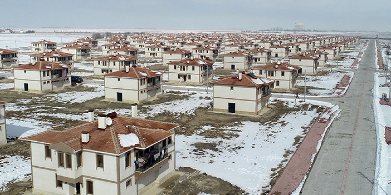 Konyalı köylüler Sıfır evlerini depremzedelere verdi