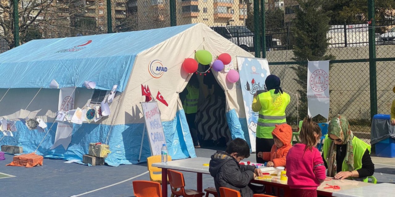 Etimesgut Belediyesi’nden depremzedelere masal çadırı