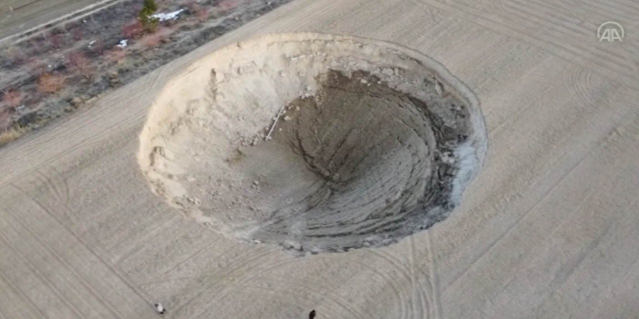 Konya’da 37 metre çapında 12 metre derinliğinde yeni obruk oluştu
