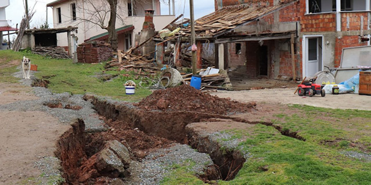 Ordu'da eriyen kar heyelana sebep oldu