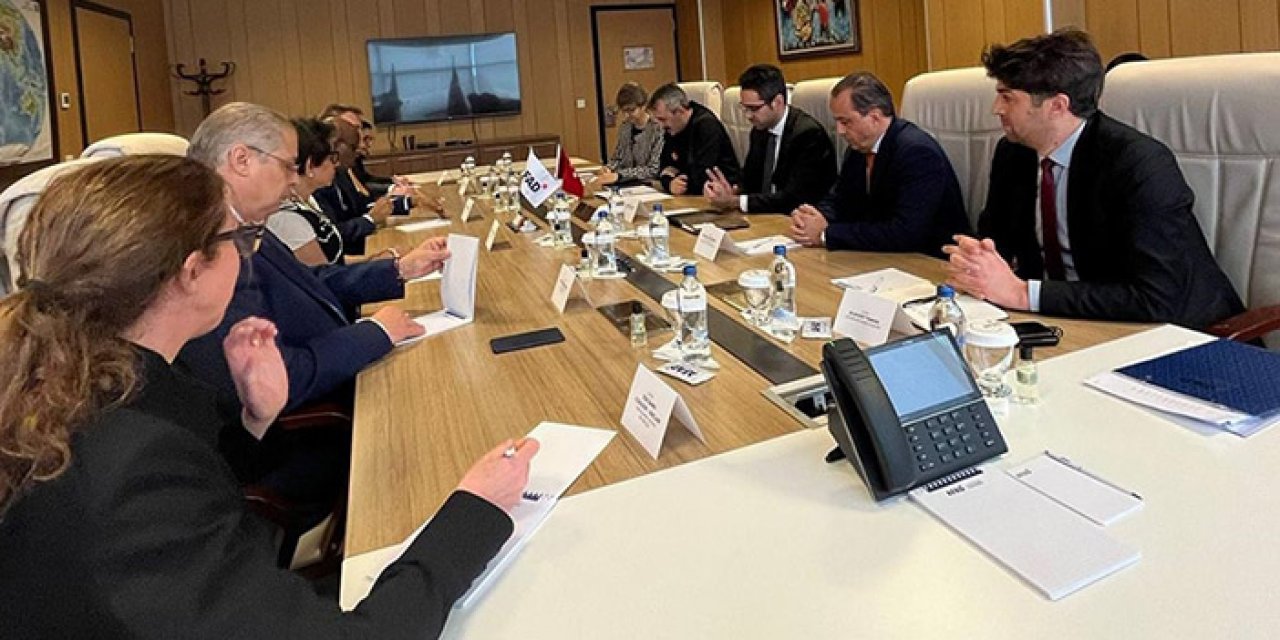 Başkentteki yabancı diplomatlardan AFAD’a bağış