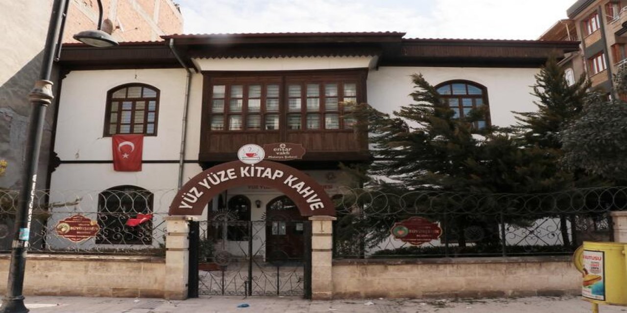 Malatya'da o sokakta sadece tarihi bina ayakta kaldı