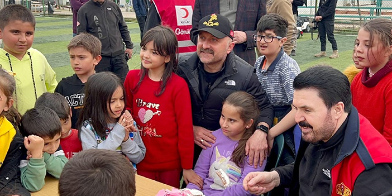Depremzede Ecrin’in doğum günü kutlandı