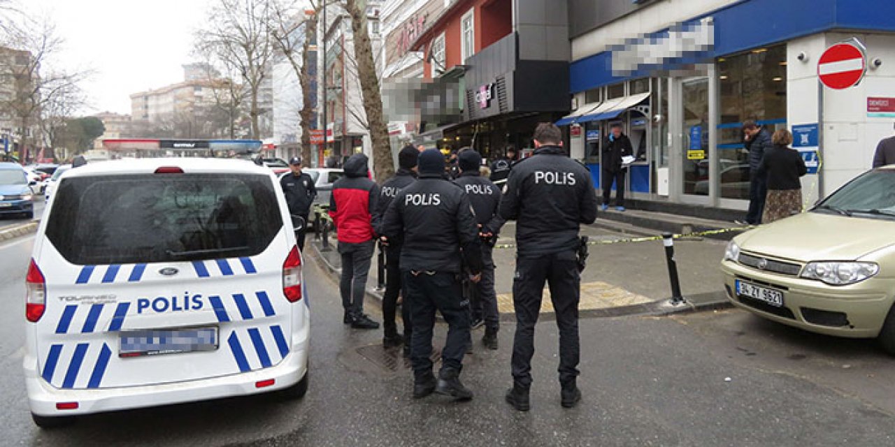 Oyuncak silahla banka soydu: Kaçarken yakalandı