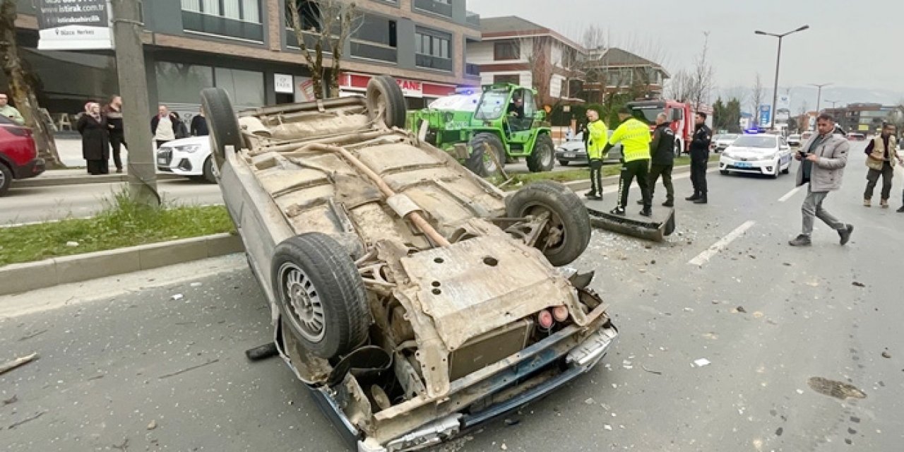 Düzce’de otomobil devrildi: 5 yaralı