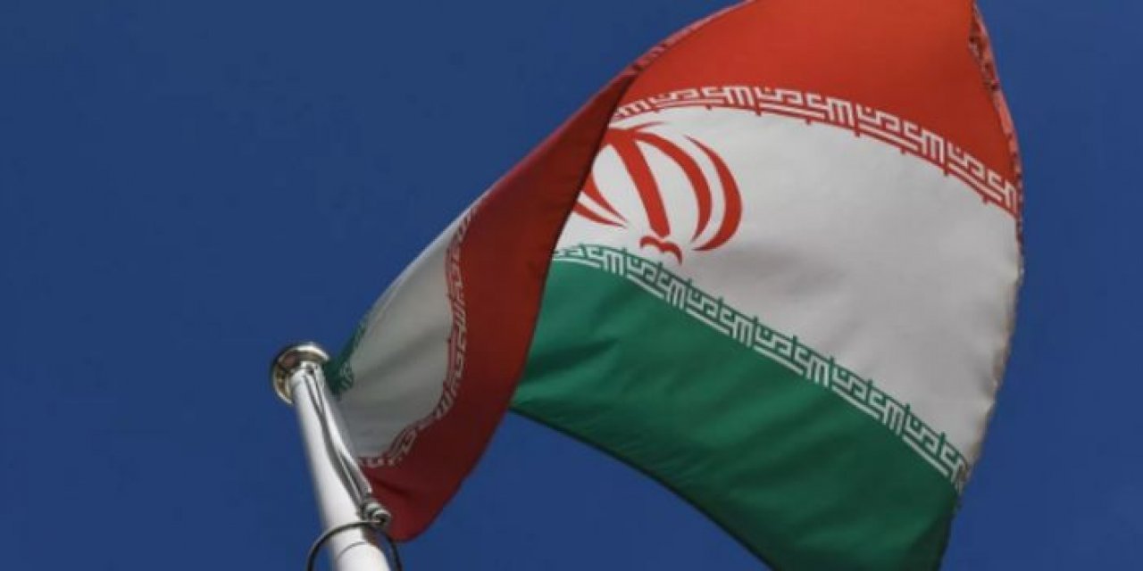 İran 2 diplomatı istenmeyen kişi ilan etti
