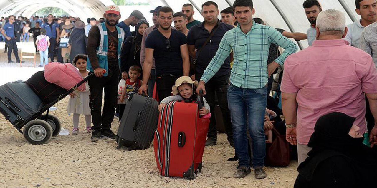 Deprem bölgesindeki Suriyelilerin İstanbul’a götürüldüğü iddiası yalanlandı