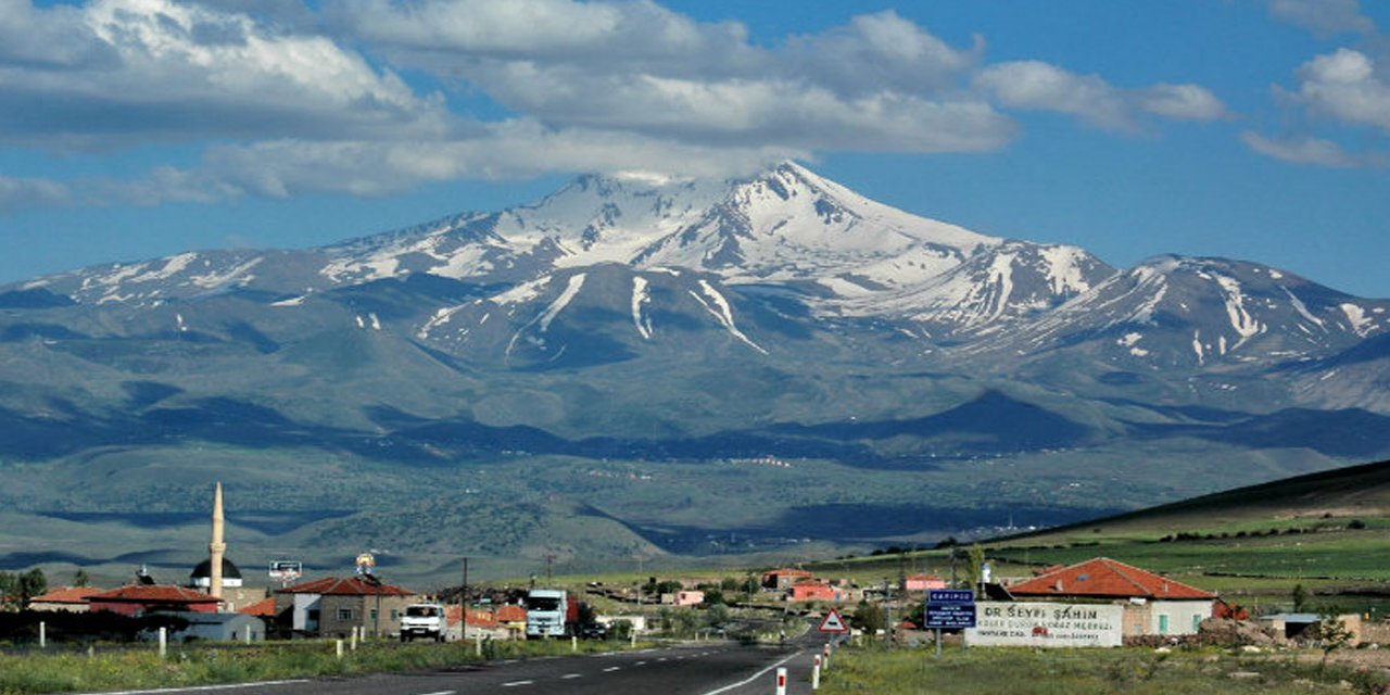 Kayseri Erciyes dağı patlar mı?