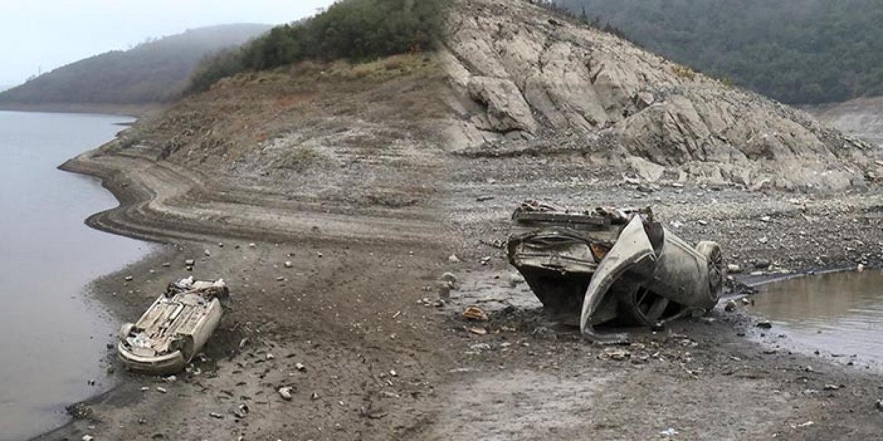 Barajda sular çekildi otomobil ortaya çıktı
