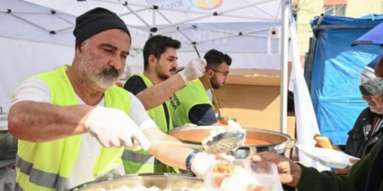 Erdal Bakkal’dan depremzedeler için çalışıyor