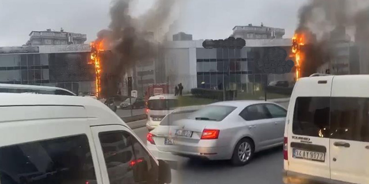 İstanbul’da otomobil servis binasında yangın