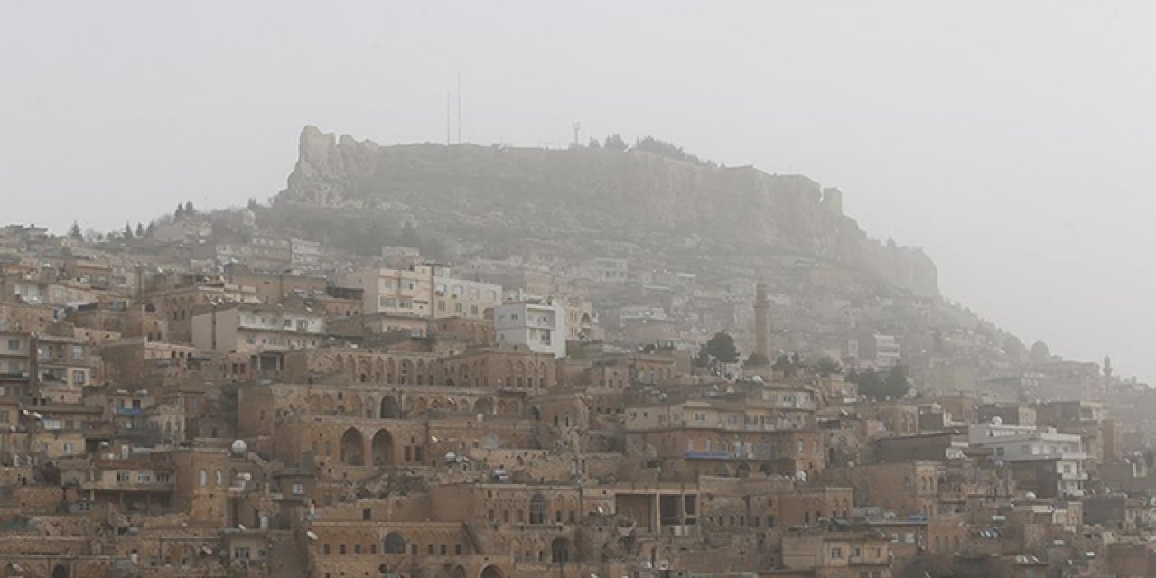 Mardin ve Diyarbakır’da toz bulutu