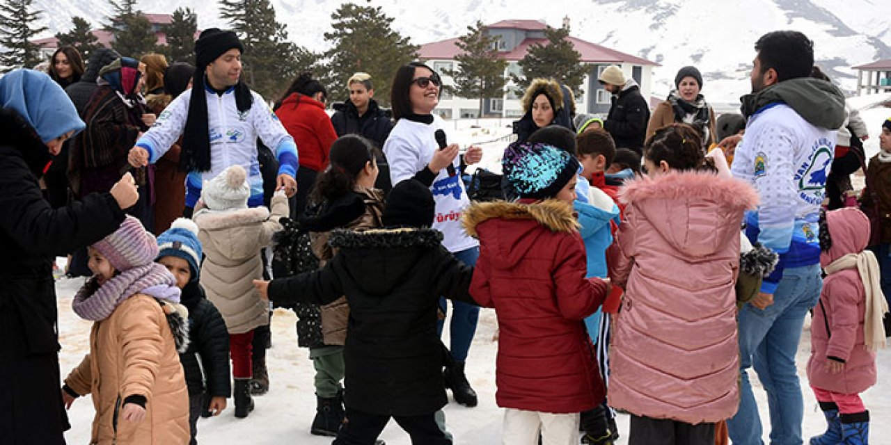 Depremzede çocuklara ‘Kar Festivali’
