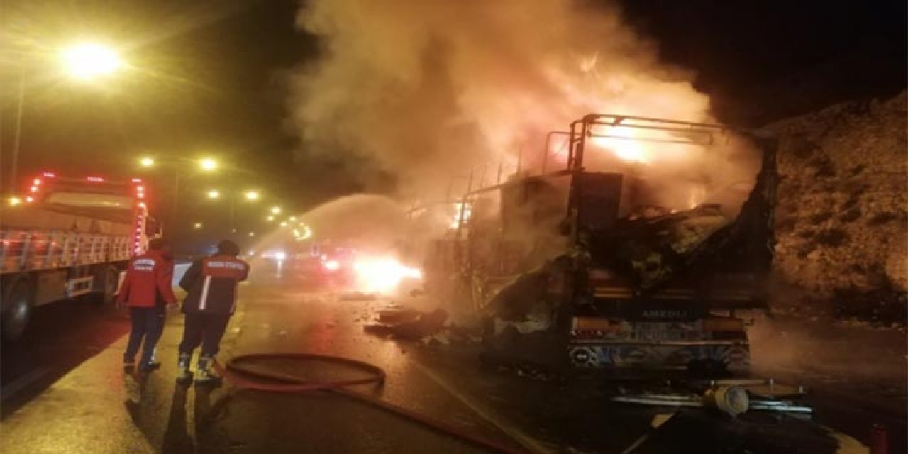 Mersin'de depremzedelerin eşyalarını taşıyan TIR yandı