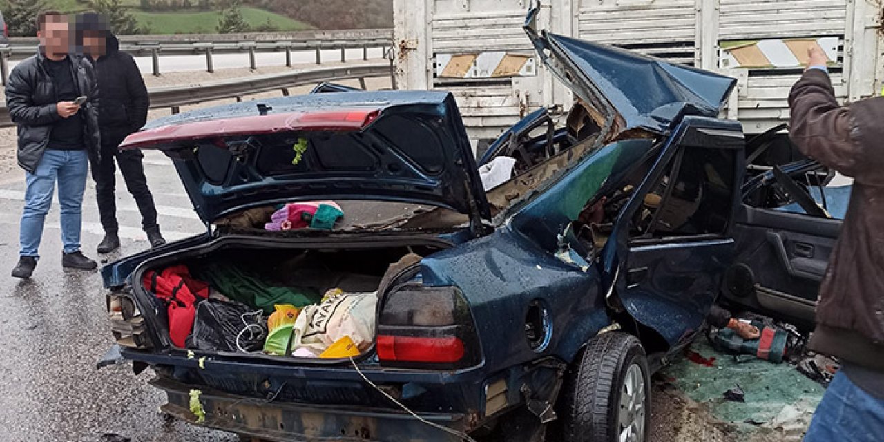 Balıkesir’de feci kaza: 2 ölü 6 yaralı