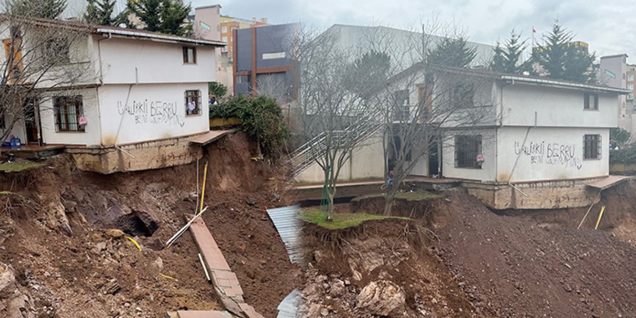 Ataşehir’de istinat duvarı çöktü