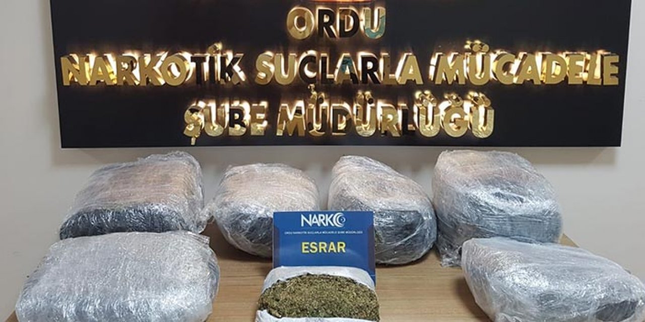 Dur ihtarına uymadı: Aracında 22 kilo esrar bulundu