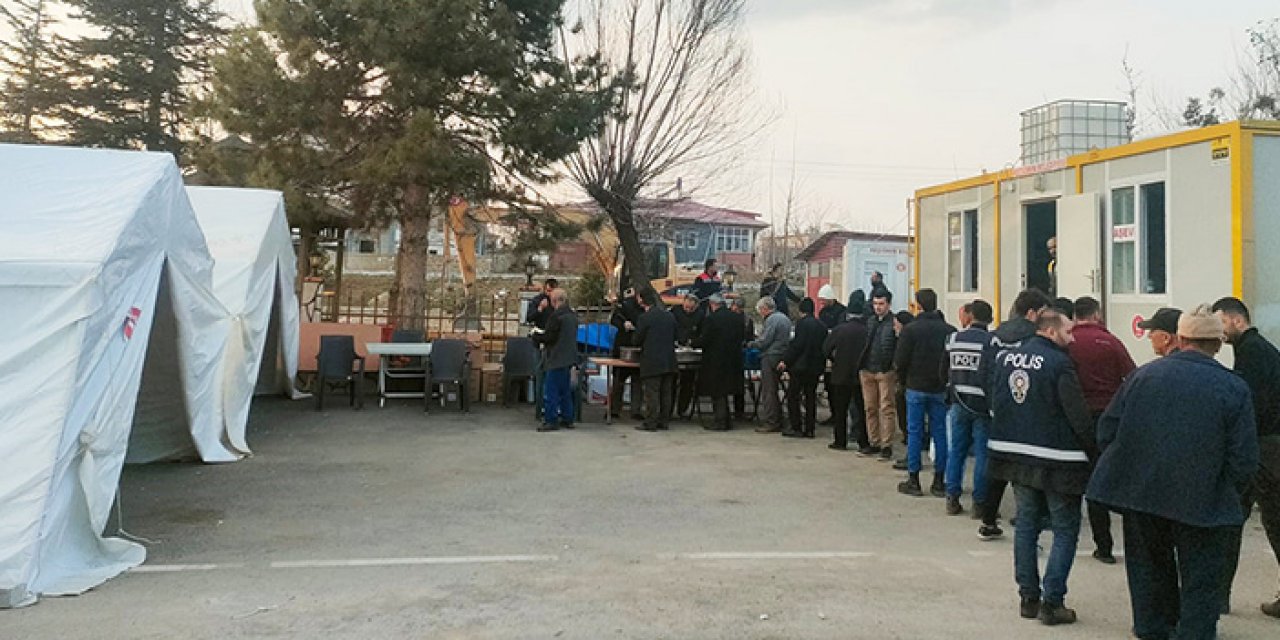 Keçiören Belediyesi’nden üç öğün yemek