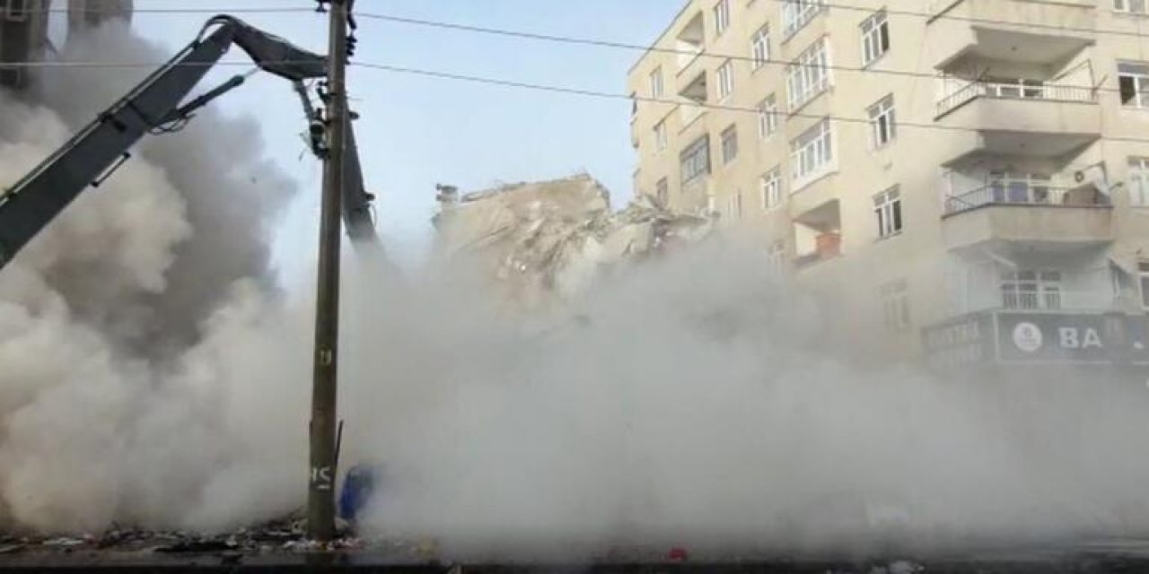 Diyarbakır'da 6 katlı bina yıkım sırasında çöktü