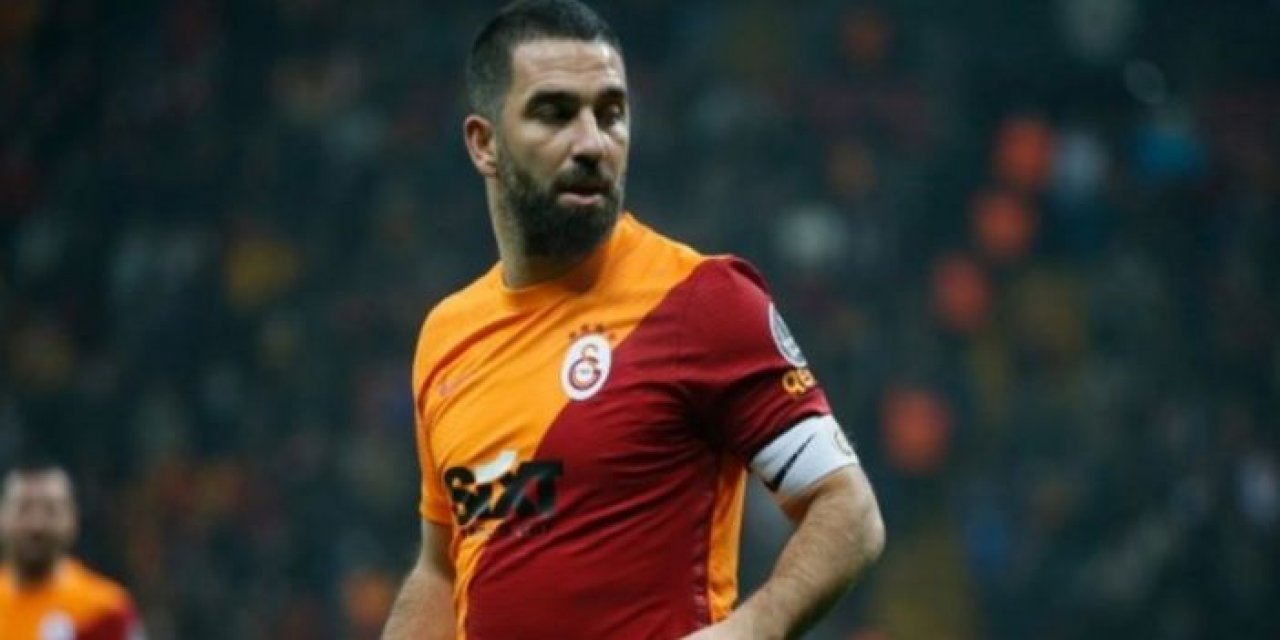 Arda Turan depremzedeler için sahaya çıkıyor