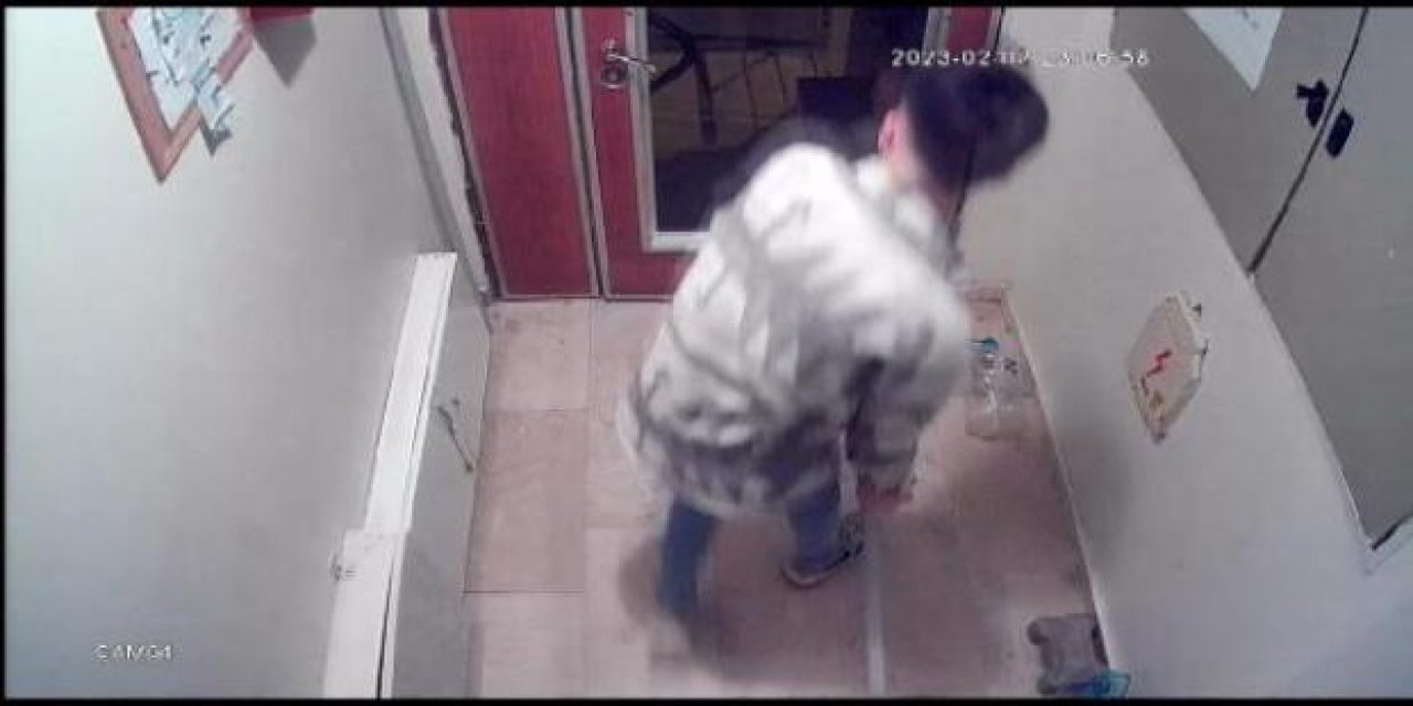 Kız arkadaşını demir çubukla darp etti