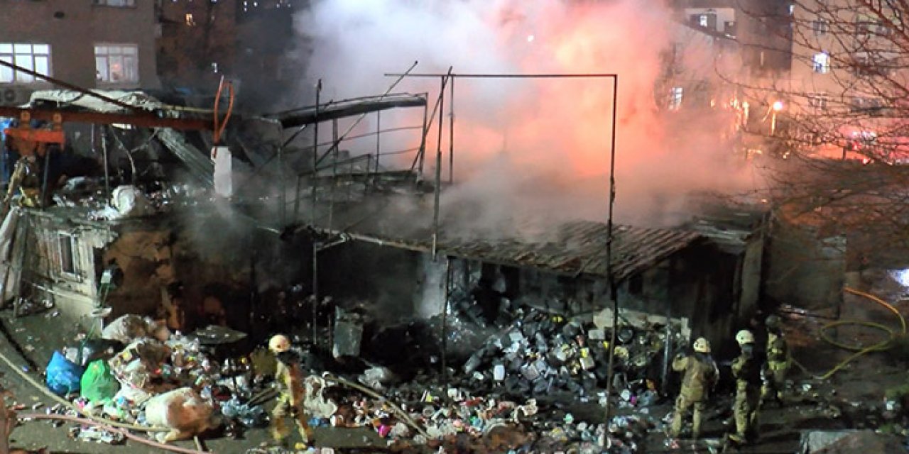 İstanbul’da geri dönüşüm deposunda yangın