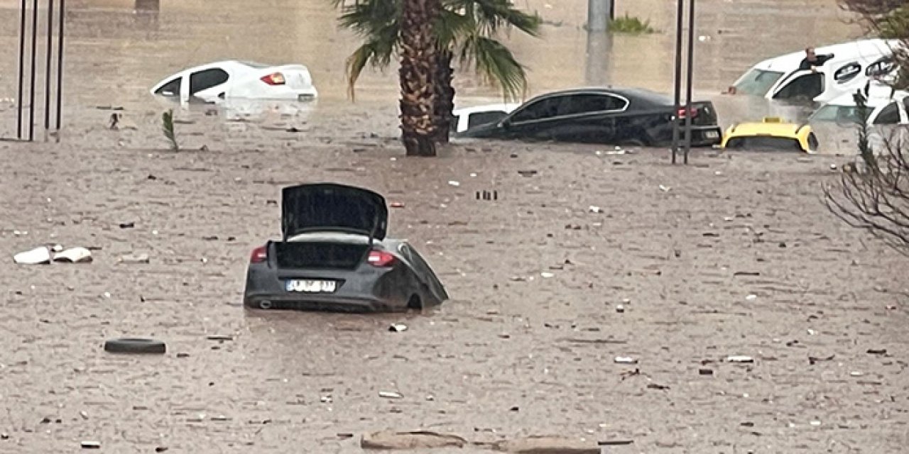 İki kenti sel vurdu: 11 kişi yaşamını yitirdi
