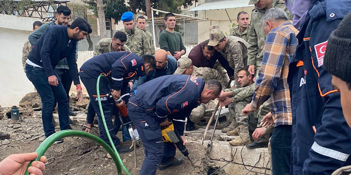 Kilis’te depremde zarar gören yapı çöktü: 1 ölü