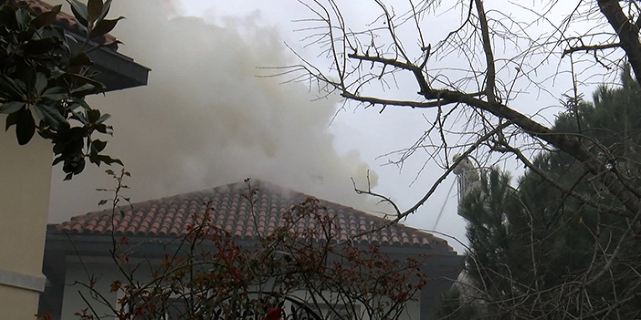 İstanbul’da 3 katlı villada yangın çıktı