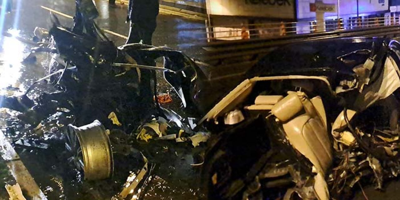 Zonguldak'ta gerçekleşen kazada otomobil ikiye bölündü