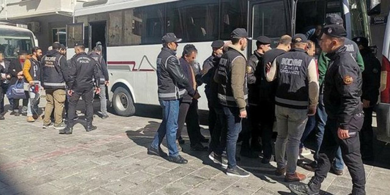 İzmir’de FETÖ operasyonu: 30 tutuklu