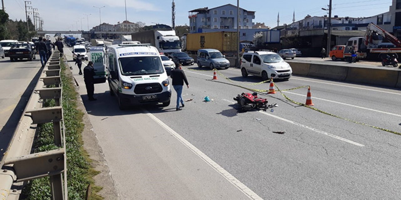 Motosikletli 2 kişi TIR’ın altında kaldı: 1 ölü 1 yaralı