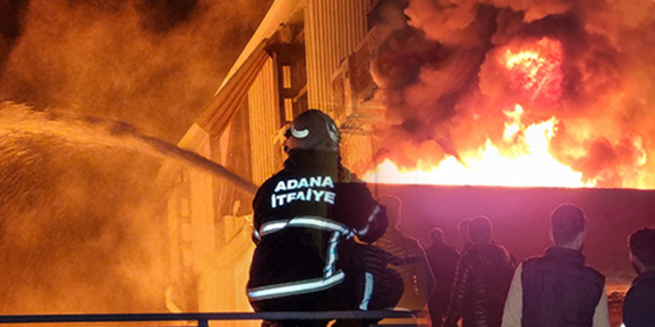 Adana’da geri dönüşüm fabrikasında yangın çıktı