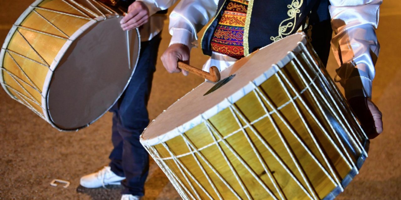 Ramazan davulu yerine gitar önerdi: Zaten bidat bari...