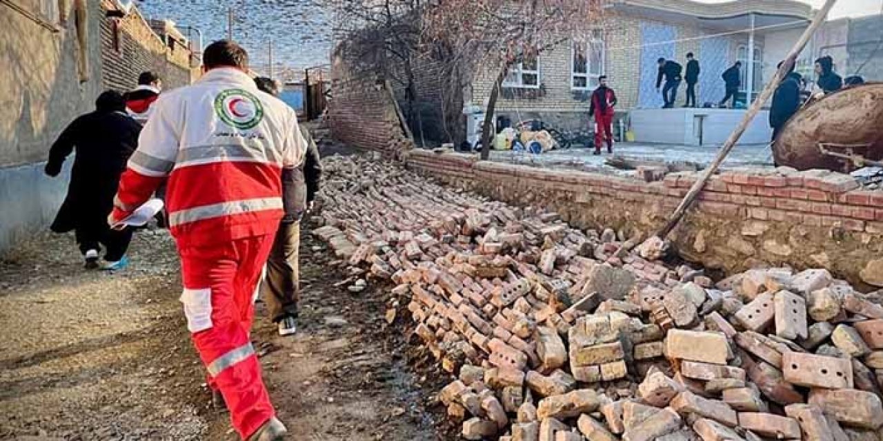 İran’ın Hoy şehrinde deprem: 82 yaralı