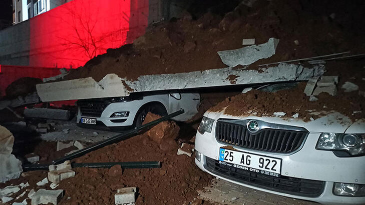 11 otomobil enkaz altında kaldı