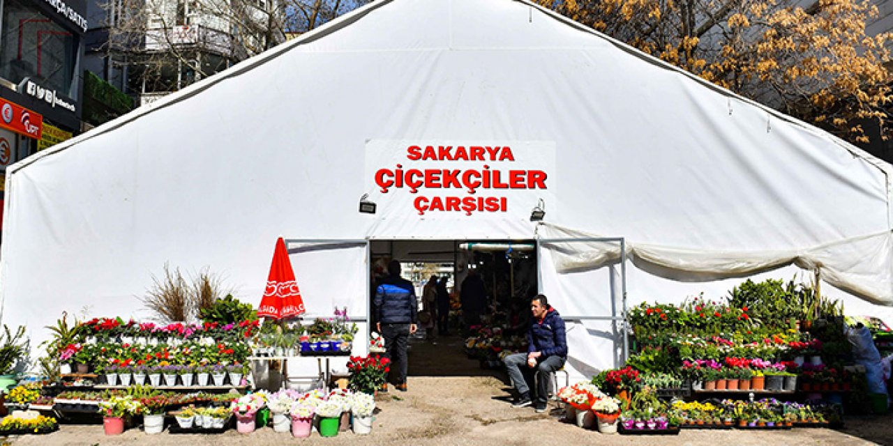 Ankara Büyükşehir Belediyesi Kızılay’da çiçekçiler yenileniyor