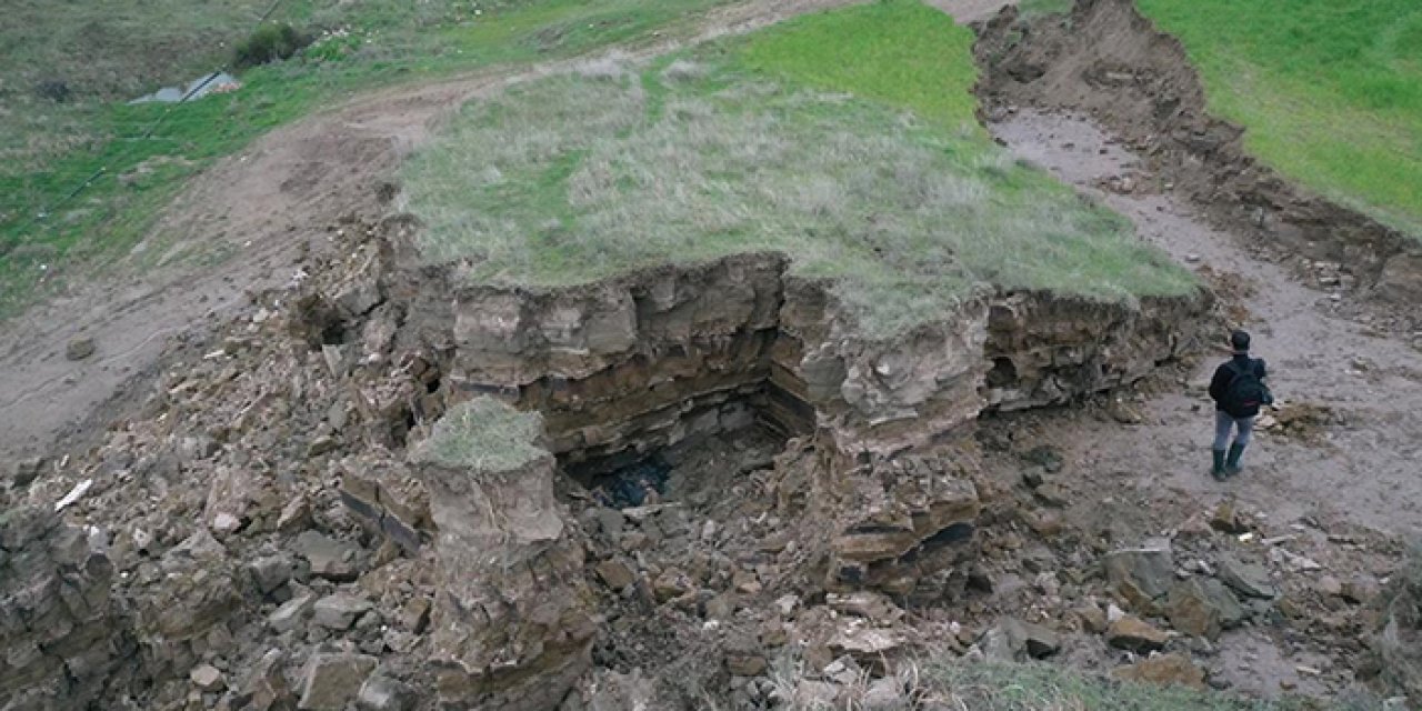 Adıyaman’da deprem tepelik alanı ikiye böldü