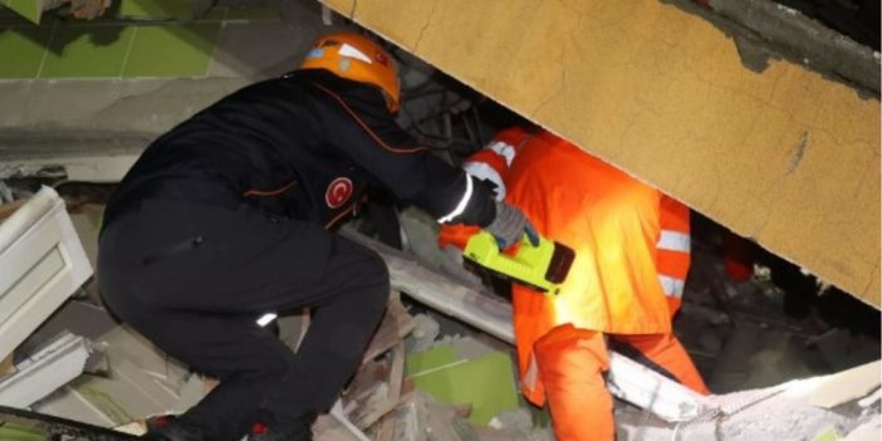 Depremzede baba, çocuğunu 1248 kilometre uzaklıkta buldu