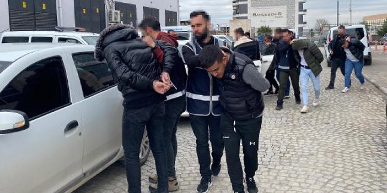 Polis kılık değiştirdi: 4 şüpheli yakalandı