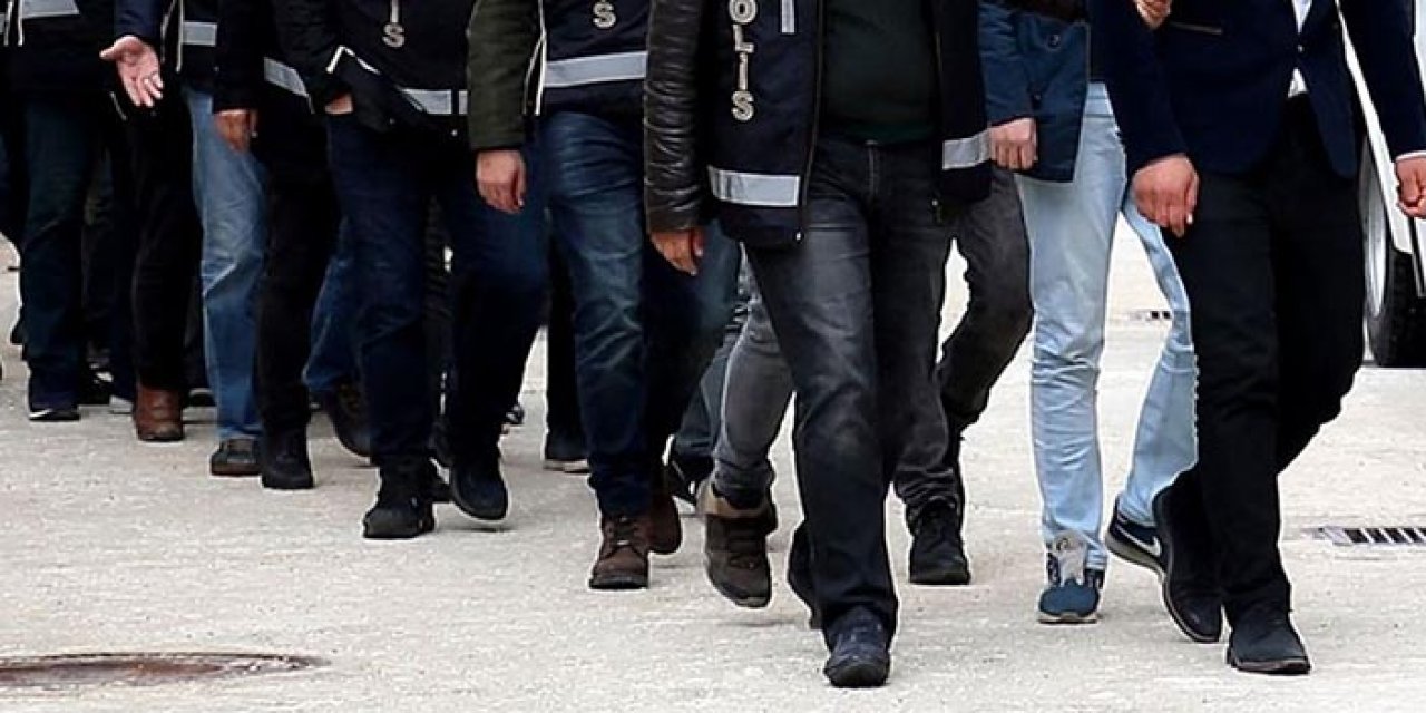 İzmir’de FETÖ operasyonu: 25 gözaltı
