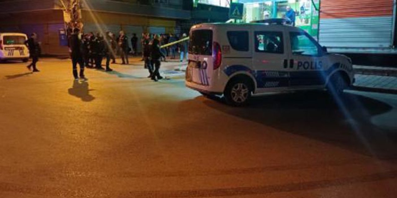 Adana’da 16 yaşındaki çocuk 2 kişiyi vurdu